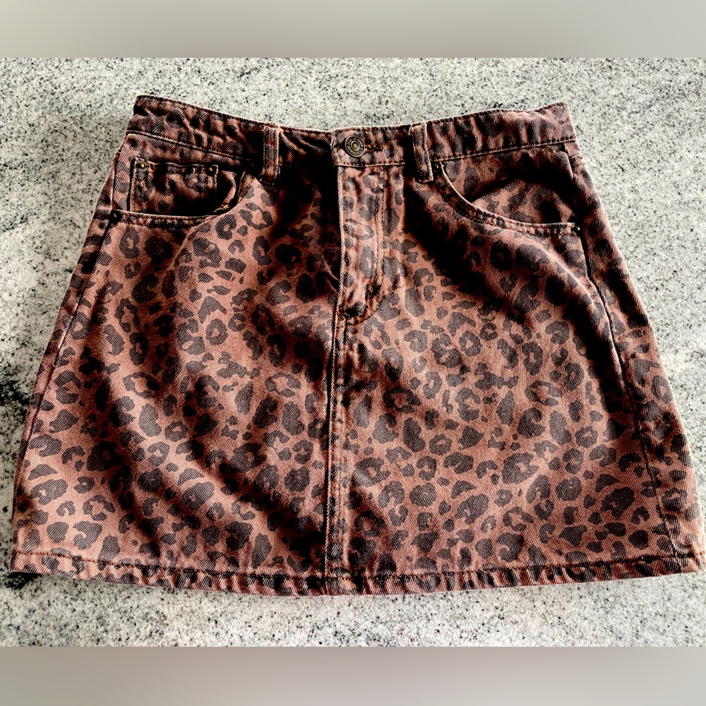 Leopard print mini skirt
